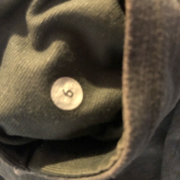 Lululemon Ladies Crops - Picture 5 of 5